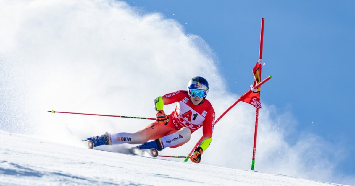 Marco Odermatt in azione.